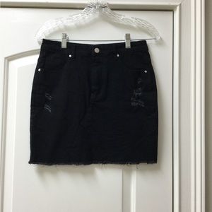 Ladies Black Distressed Mini Skirt by Just Quella. Size 8/10.